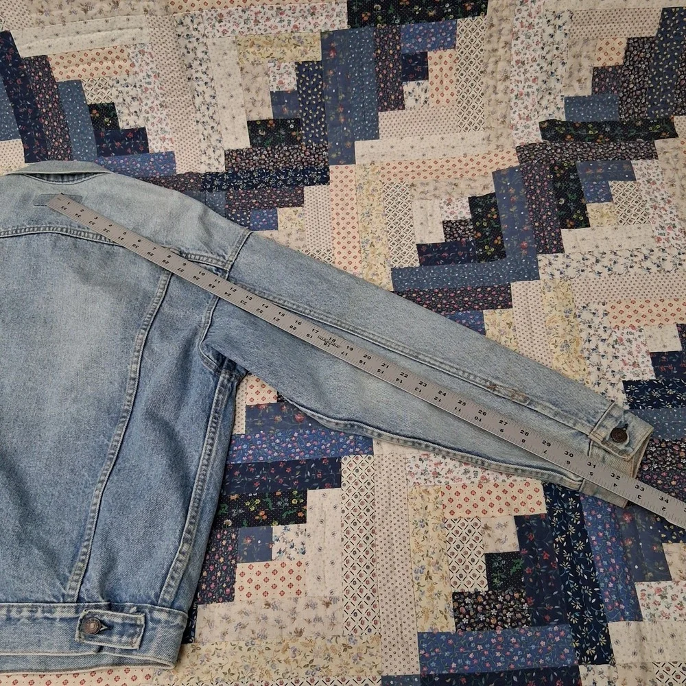 Vintage 1987 Levis Denim Trucker Jacket Size Medium 70507 0214 Light Acid‎ Wash